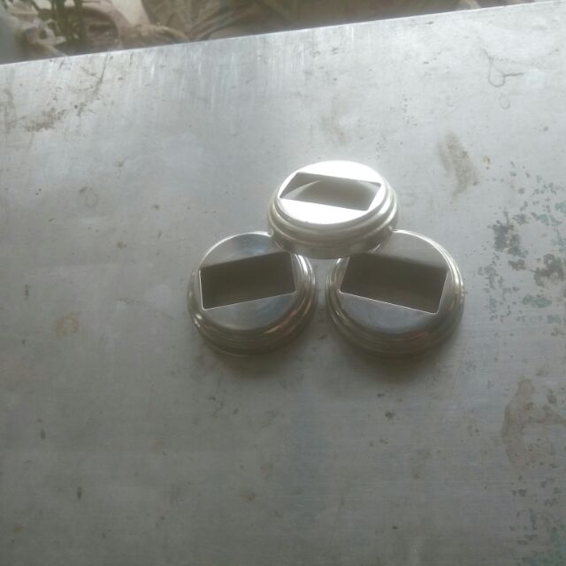 bộ sản phẩm 20 chụp chân hộp inox 2*4