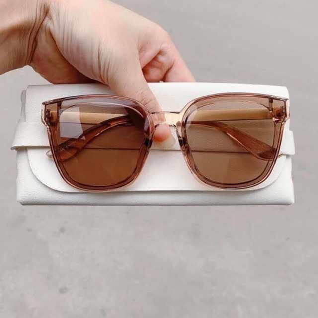 [Mã SKAMSALE06 giảm 10% tối đa 100K đơn 150K] Kính Mát Nữ Thời Trang Gọng V Vàng Màu Nâu Tây N14 - Kính Mắt Nữ Cao Cấp | BigBuy360 - bigbuy360.vn