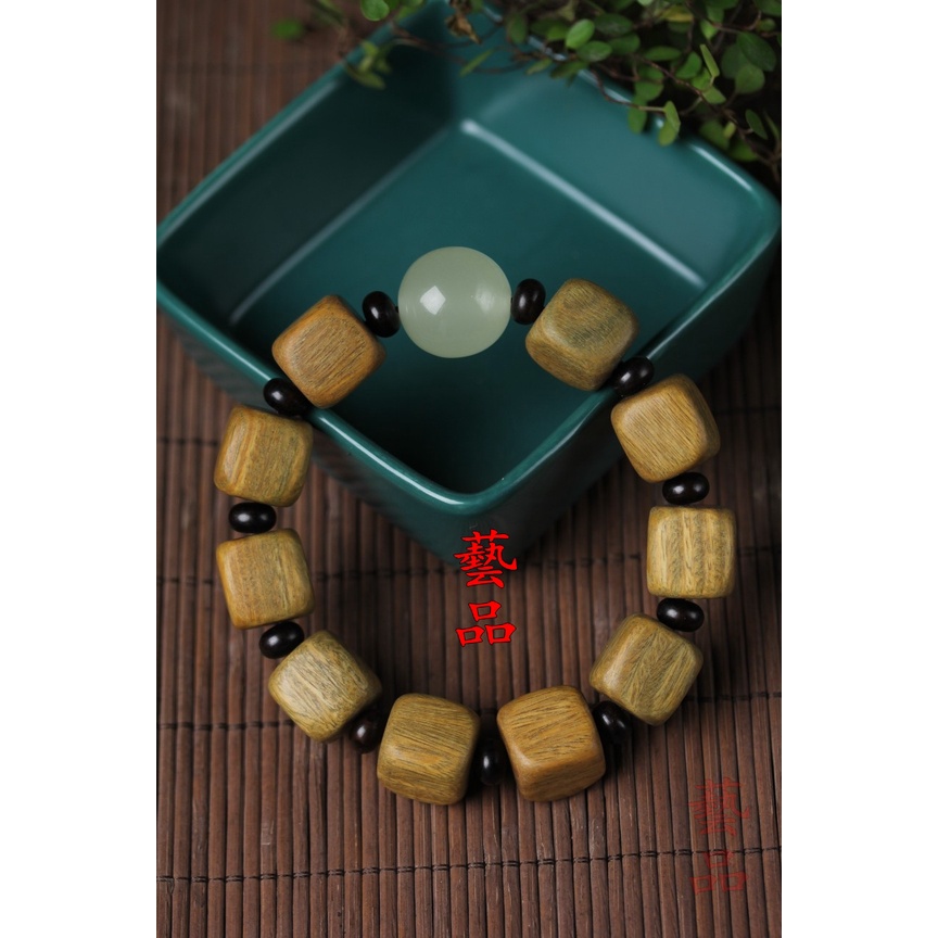 Chuỗi Hạt Gỗ Đàn Hương Tự Nhiên Hình Vuông 18mm Dùng Làm Vòng Đeo Tay