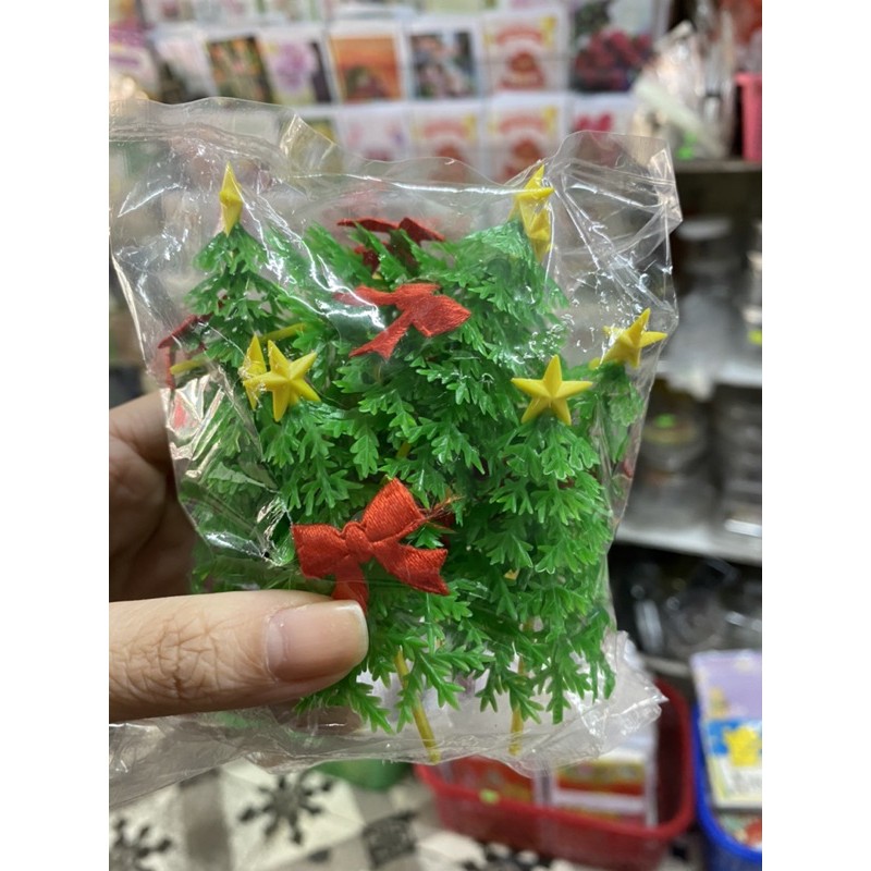 10 cây thông xanh dùng để trang trí bánh cho Xmas Noel
