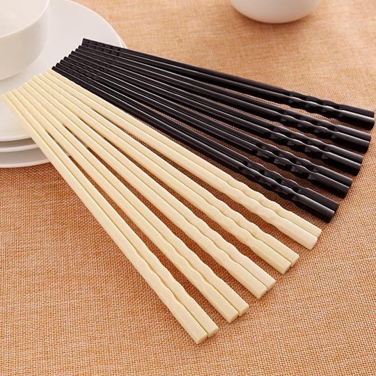 Bộ 10 đôi, đũa nhựa đen chất lượng cao xoắn 2 đầu chống trơn