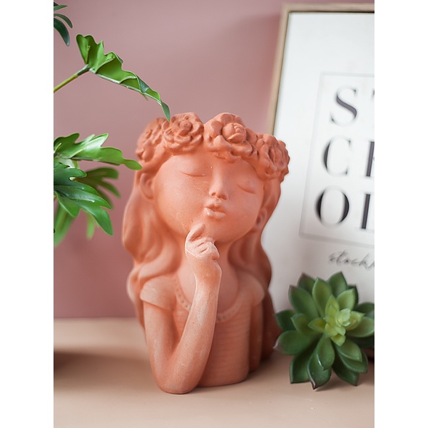 Chậu đất nung cô gái Lisa trồng cây cao 21 cm - Jassi Decor