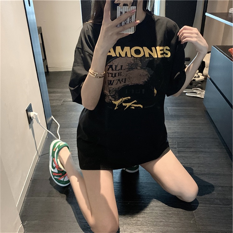 Áo thun SUXI ngắn tay form rộng in họa tiết cá tính dành cho nữ