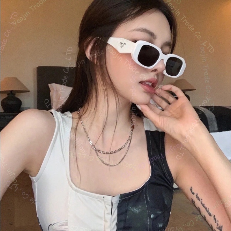 Kính rộng trắng Hiền Hồ
