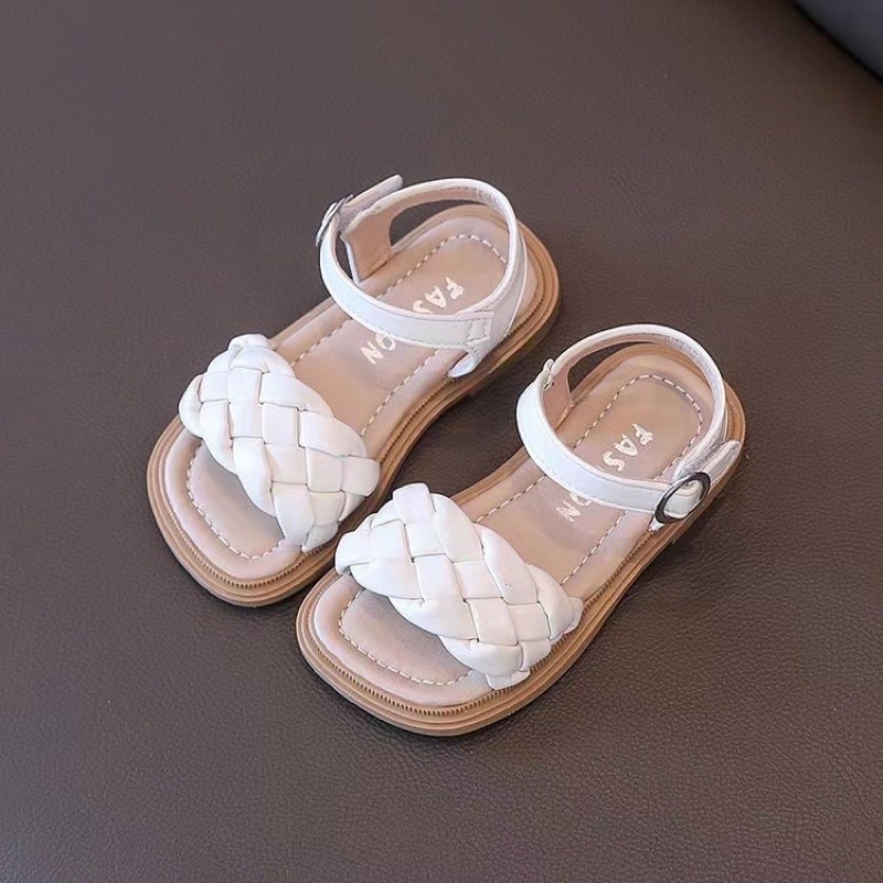 Giày sandal bé gái mã 8861