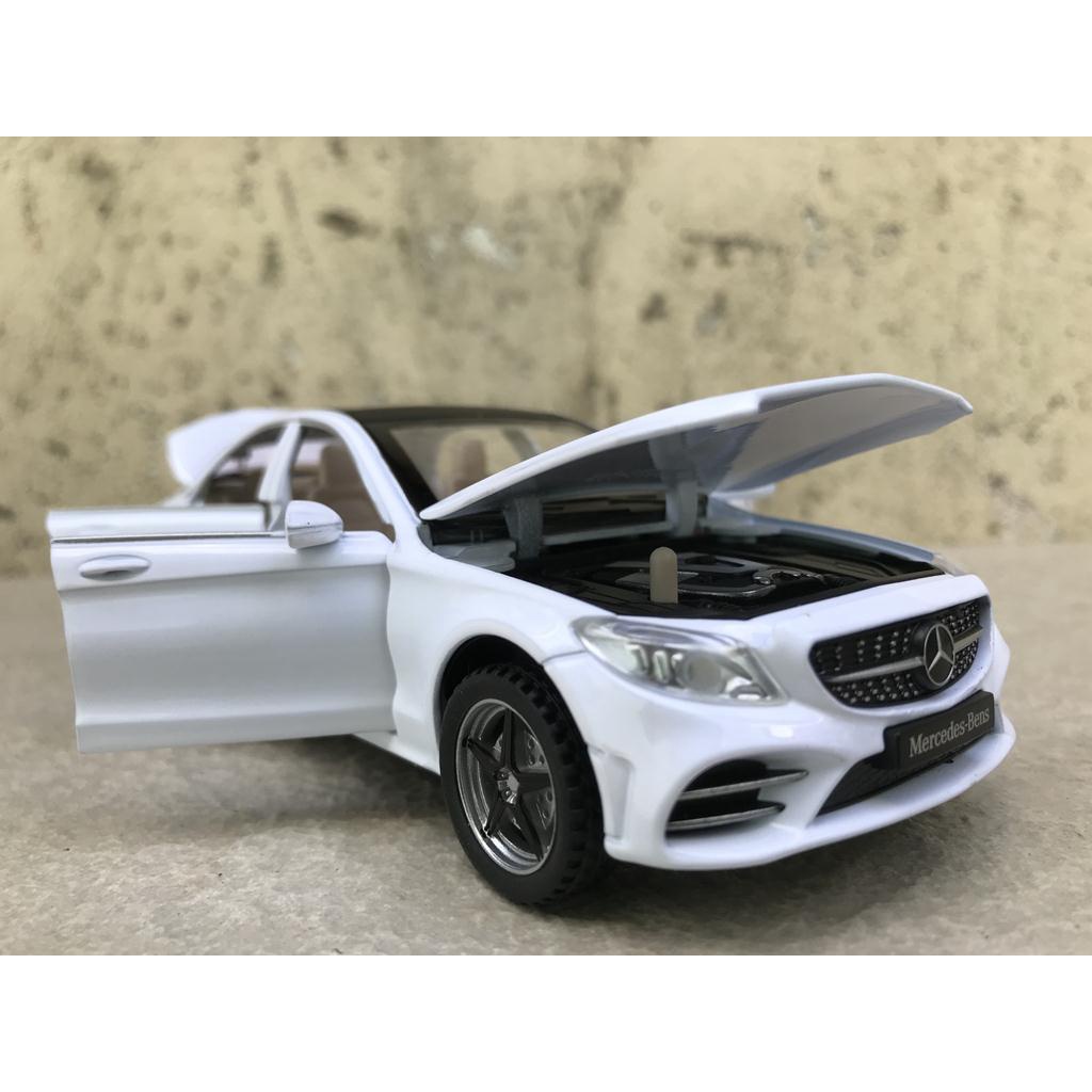 Xe mô hình ô tô Mercedes C260L 1:32