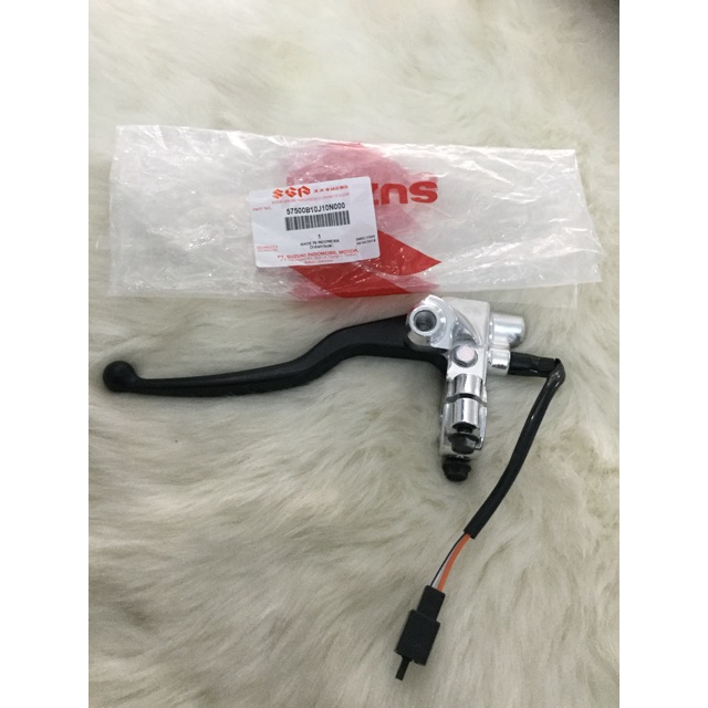 Cùm bên trái xe Axelo ( Suzuki )