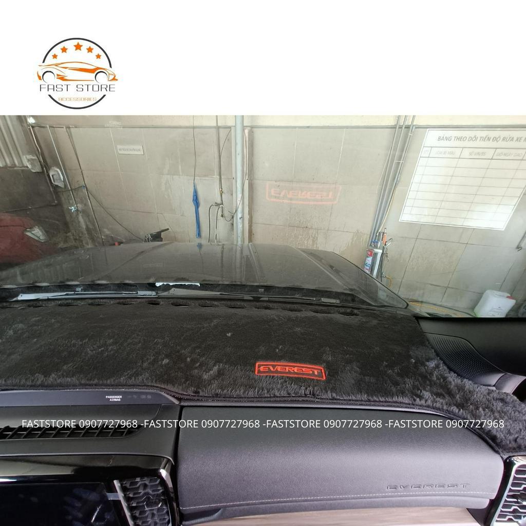 Thảm Taplo FORD EVEREST 2023 RANGER XLT XLS Wildtrack 2023 TERRITORY Lông Cừu Dày Da Cabon Da Vân Gỗ Cao Cấp - Faststore