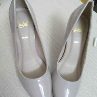 Giày Louboutin nude 7p