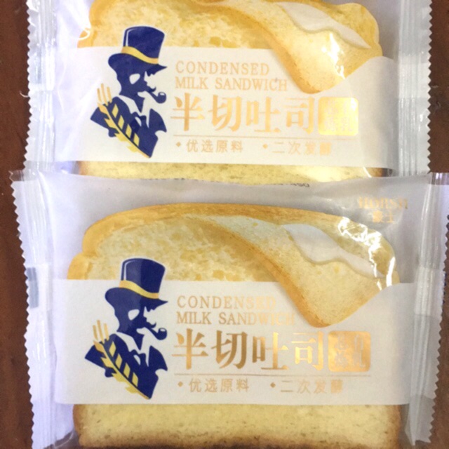 Bánh sandwich nhân kem sữa phô mai ông Tây