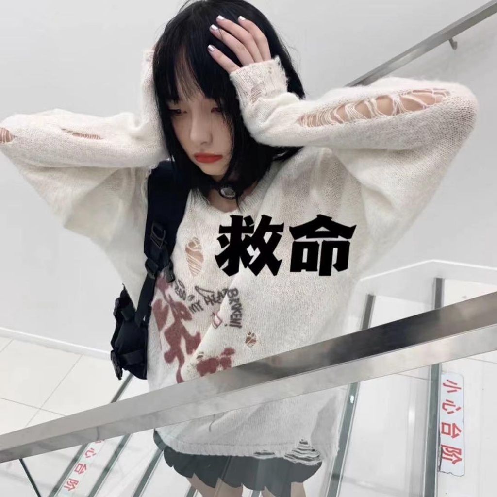 Áo Sweater tay dài cổ tròn rách lỗ Y2k hình trái tim Graffiti