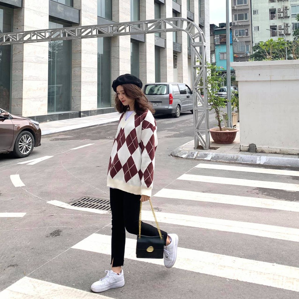Áo len họa tiết hình thoi