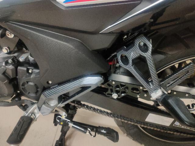 ỐP GÁC CHÂN TRƯỚC XE WINNER X