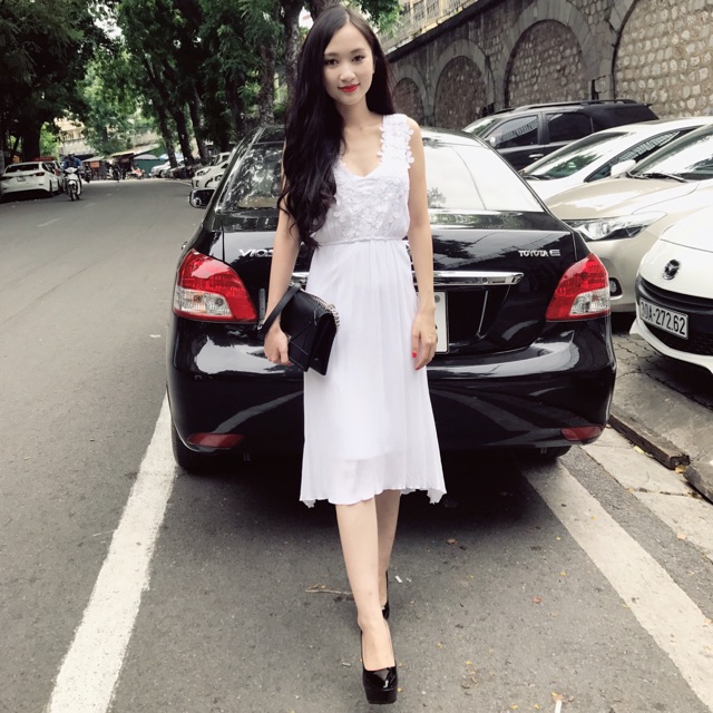 Váy maxi thêu hoa nổi