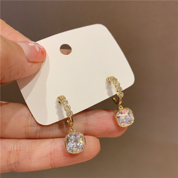 Bông Tai Nửa Hình Tròn Đính Đá zircon Lấp Lánh Kiểu Hàn Quốc Cho Nữ