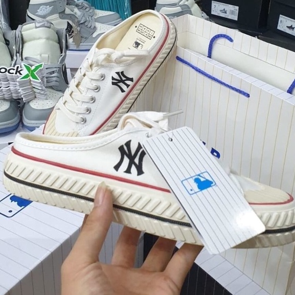 Sục Nữ MLB, Sục NY Thêu, Giày Đạp Gót Đầy Đủ Màu Trắng, Đen, Xanh Hàng Cao Cấp Full Box + Bill | BigBuy360 - bigbuy360.vn