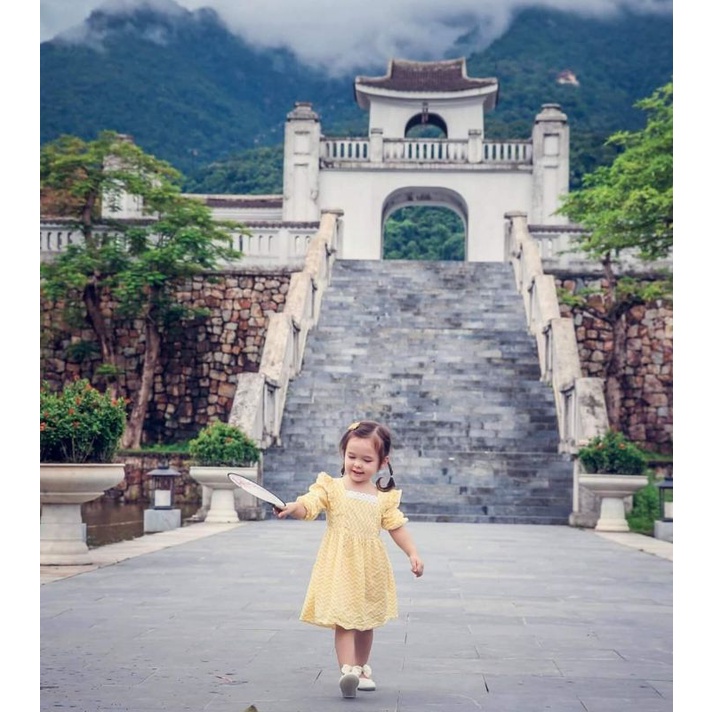 Đầm OLI RIVER KIDS màu vàng họa tiết ziczac siêu độc và lạ dành cho bé