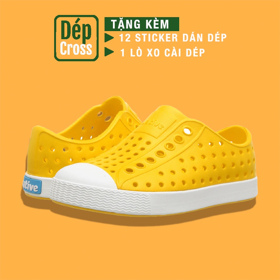 Giày  nhựa đi mưa họa tiết màu vàng  chanh mũi trắng  tặng thêm 2 sticker