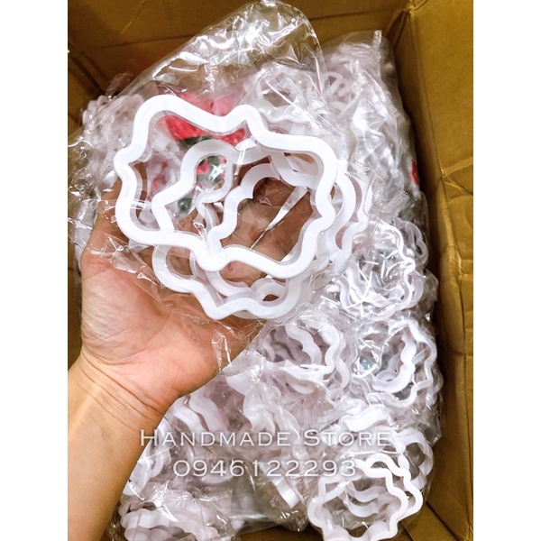 Khuôn tạo hình bánh, đất sét