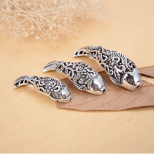 Charm cá bạc hoa mẫu đơn - MH039