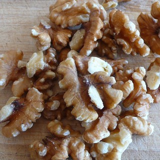 Hạt óc chó hữu cơ đã tách vỏ Organic Walnut