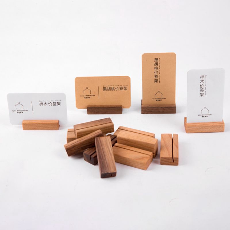 Miếng gỗ trưng bày giữ card dành cho văn phòng