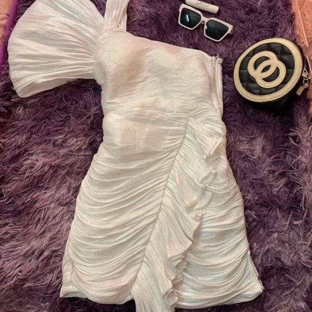 Đầm giao khách