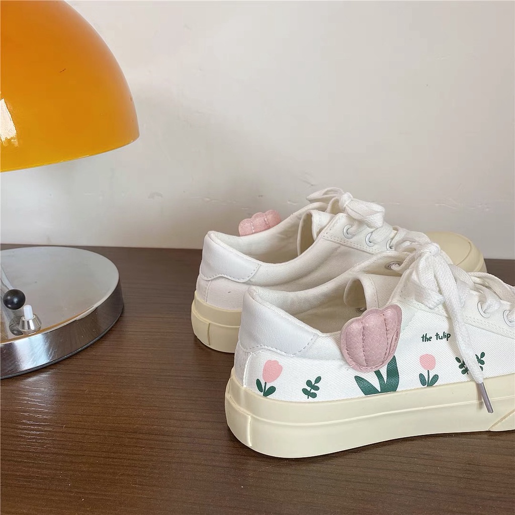 𝗺𝗶𝗲 𝘀𝘁𝘂𝗱𝗶𝗼 - Giày hoa tulip dễ thương đế bánh mì dễ phối đồ