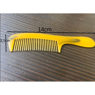 Lược nhỏ dùng để mang đi du lịch