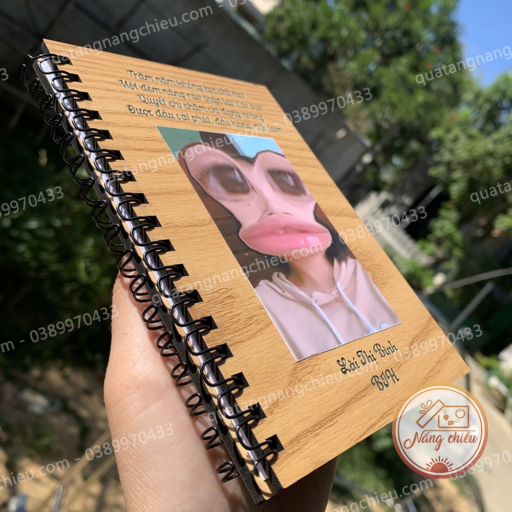 Sổ tay khắc chữ và in ảnh dán theo yêu cầu_Sổ gáy lò xo, Notebook khắc laze