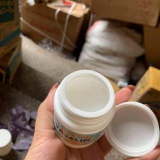 2 Kem nẻ viện bỏng vaseline