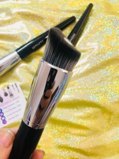 Sephora// cọ nền thần thánh sephora 83 ( tặng lưới bảo vệ cọ)