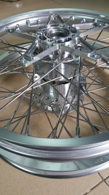 Bánh căm raider đùm mạ crom căm mạ crom niềng nhôm dale kèm lòng dĩa cnc lắp raider satria f150 như zin không cần chế