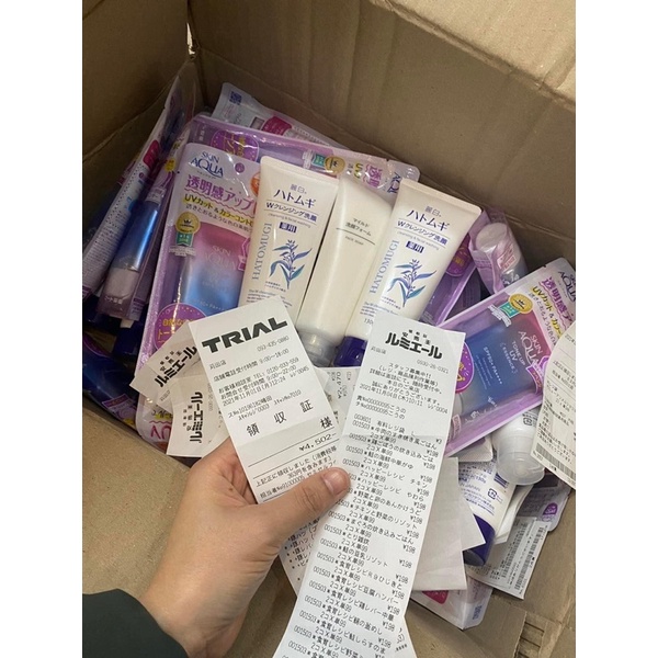 Sữa Rửa Mặt Hạt Ý Dĩ Trắng Da Hatomugi 130g Nhật.