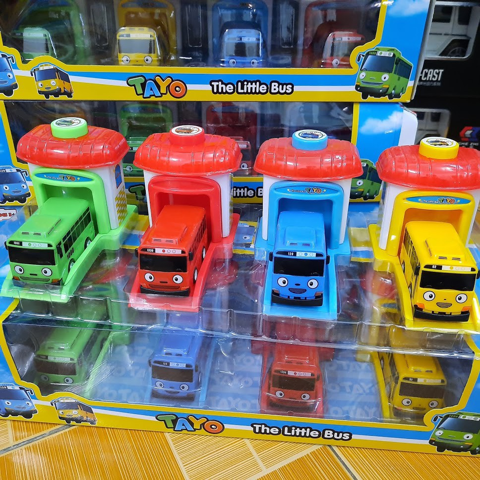 Quà tặng Đồ chơi trẻ em mô hình xe buýt Tayo the little bus gồm 4 gara và xe