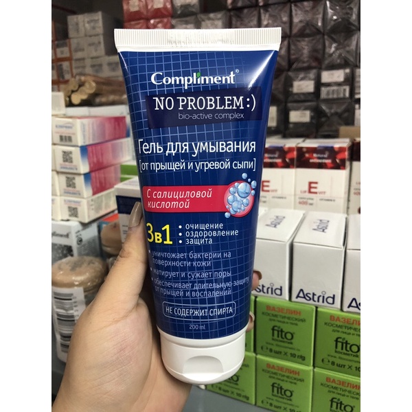 Sữa rửa mặt Compliment No Problem 3in1