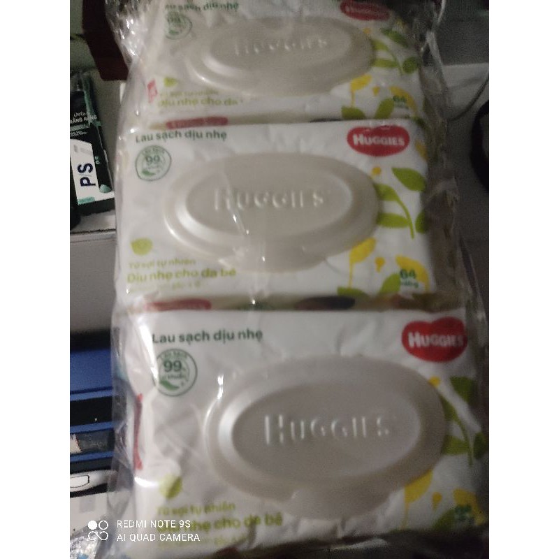 Khăn ướt Huggies không mùi 64/80 miếng.