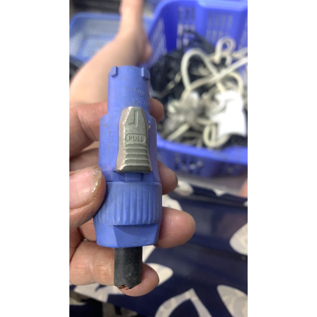 Jack Neutrick Nguồn ( POWERCON ) input ,20 A ( cũ)