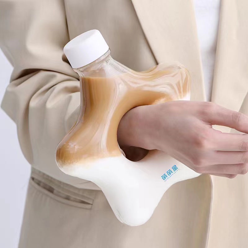 Bình Nước Thể Thao Bằng Nhựa Sức Chứa Lớn Hình Vòng Tròn Năm Cánh Phong Cách Blogger Cho Nữ