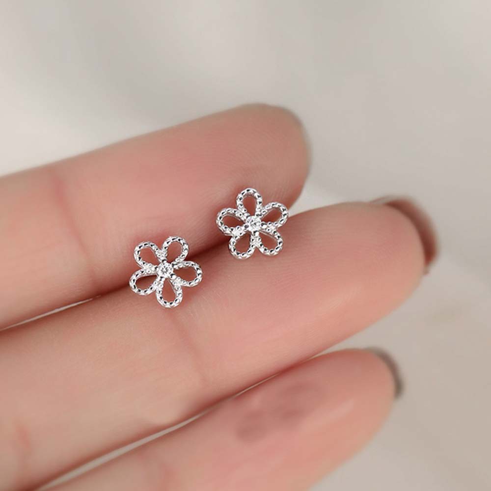 Khuyên tai kim loại kiểu bông hoa phong cách Hàn Quốc cho nữ