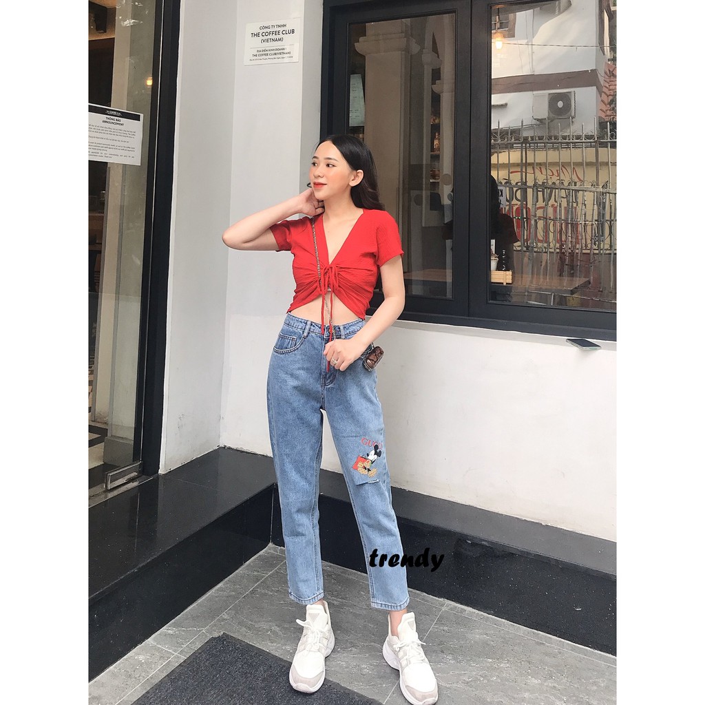 Quần jean baggy hình mickey rách gối
