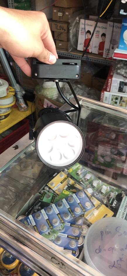 Đèn LED Rọi Ray 7W mắt ếch - có 2 màu trắng và đen - chuyên dùng cho spa, showroom, shop quần áo