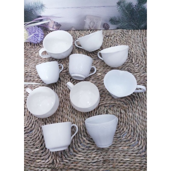 Tách trà sứ trắng