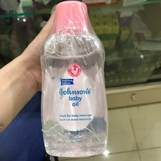 Dầu massage & dưỡng ẩm Johnson's baby oil