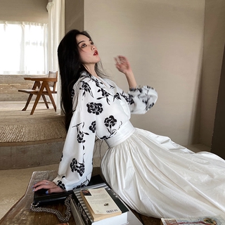 Vintage long-sleeved shirt + mid-length half skirt two-piece suit female 2023 spring new elegant leisure palace wind long skirt