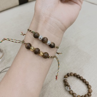 Vòng tay Trầm Hương mix bi bạc