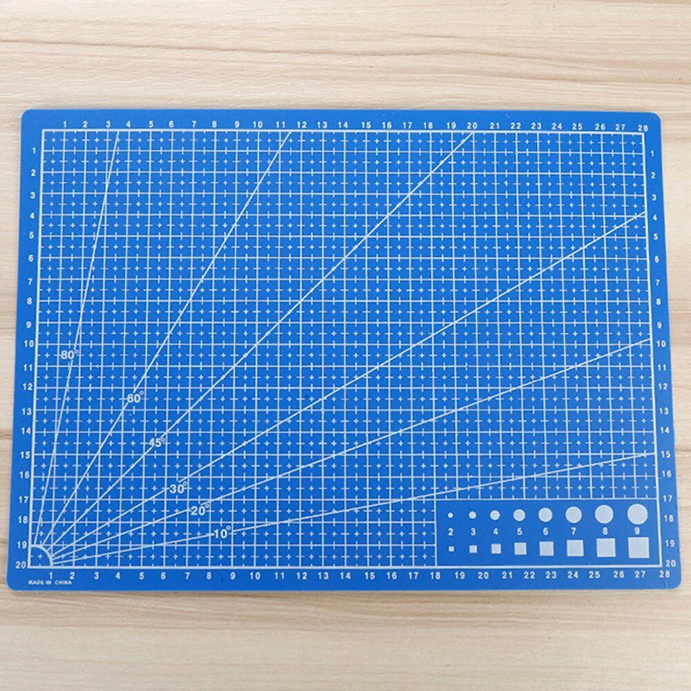 Tấm lót cắt giấy khổ A4 bằng nhựa PVC cao cấp