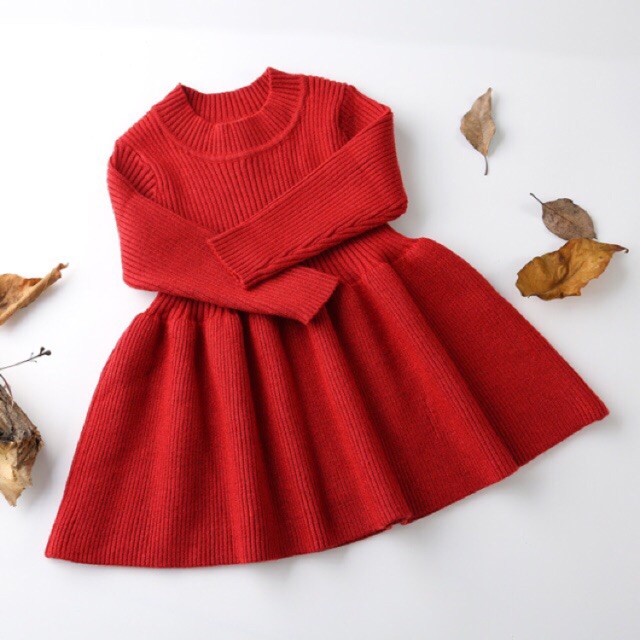 Váy len tăm đỏ cho bé gái