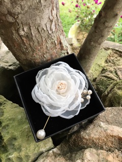 Hoa trà cài áo handmade