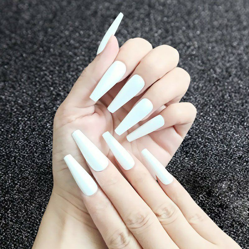 Móng tay giả màu trắng thang dài nhám